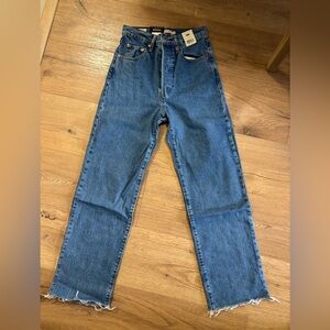 Levi's Women’s Ribcage Straight Ankle Jeans